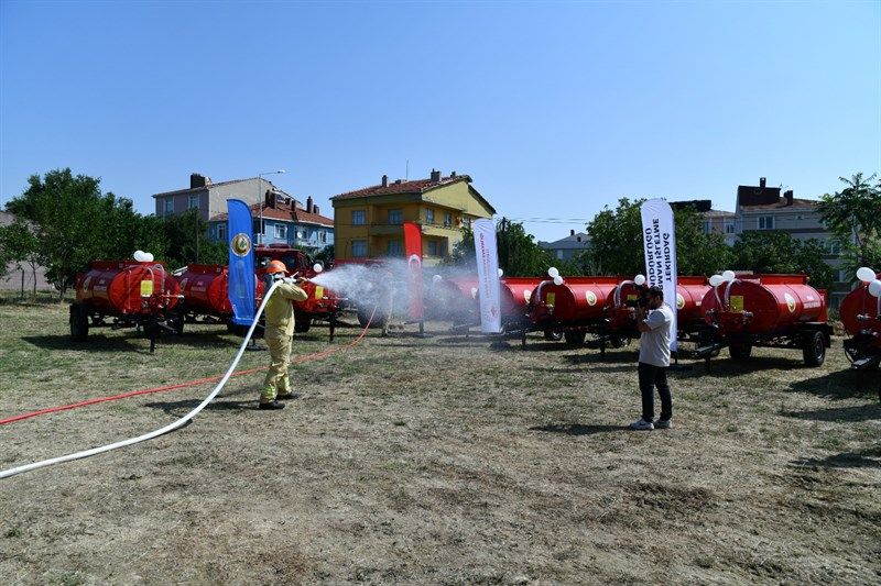 Tekirdağ'da orman mahallelerine 50 can tankeri