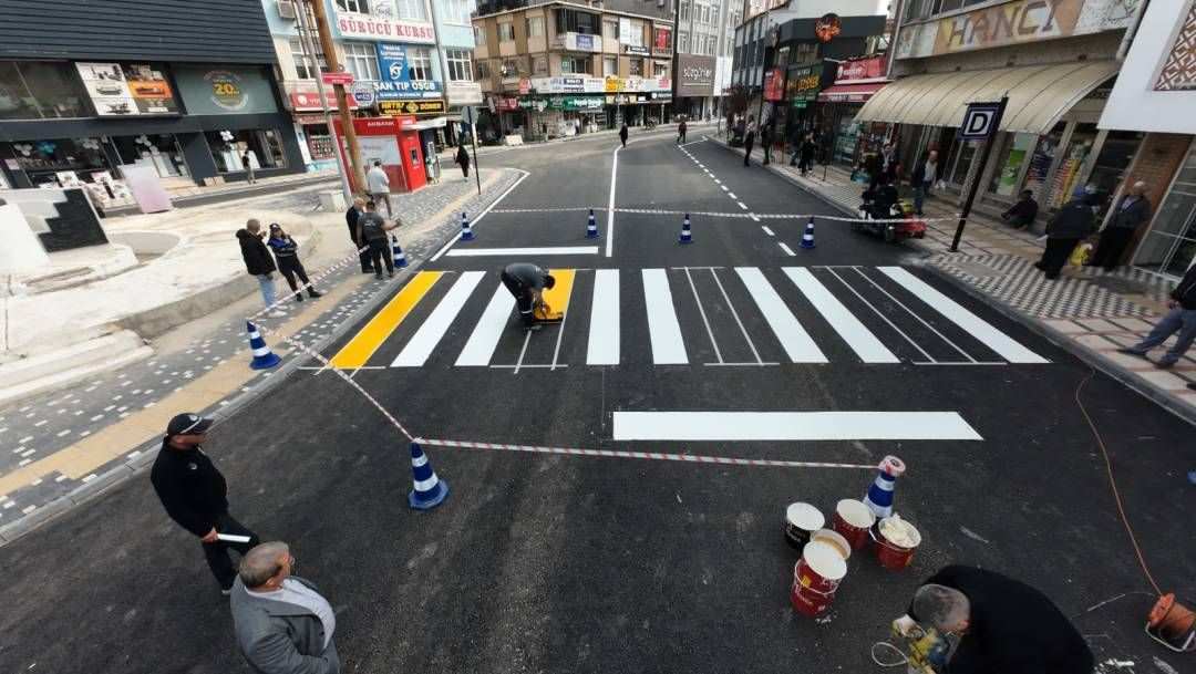 Çarşı merkezi yeniden trafiğe açıldı