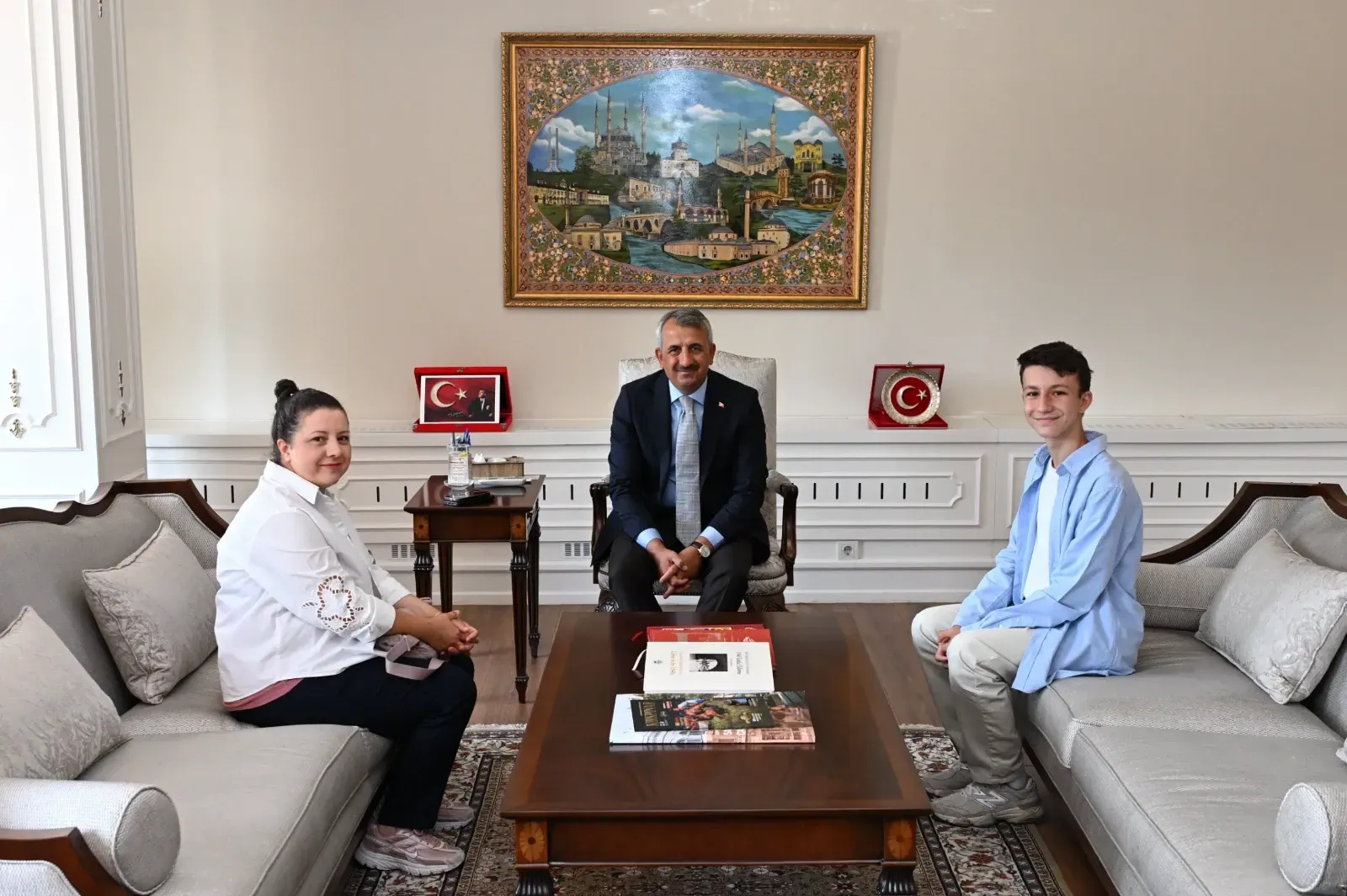 16 yaşındaki Aras'tan Türkiye'ye çevre dersi