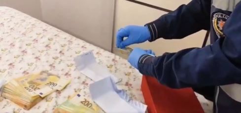 Sahte sitelerle dolandırıcılık yapan şebekeye ağır darbe