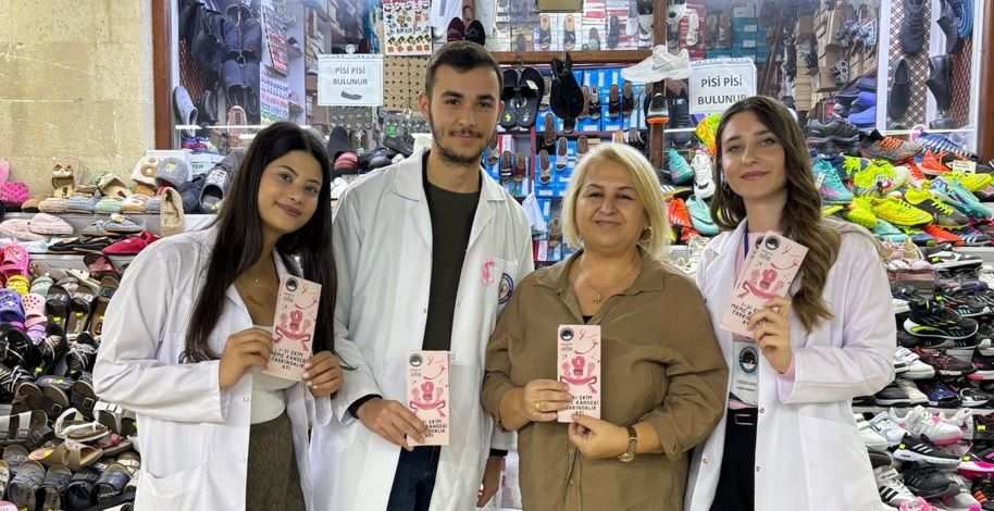 Eczacılık Fakültesi’nde Meme Kanseri Farkındalık Etkinliği