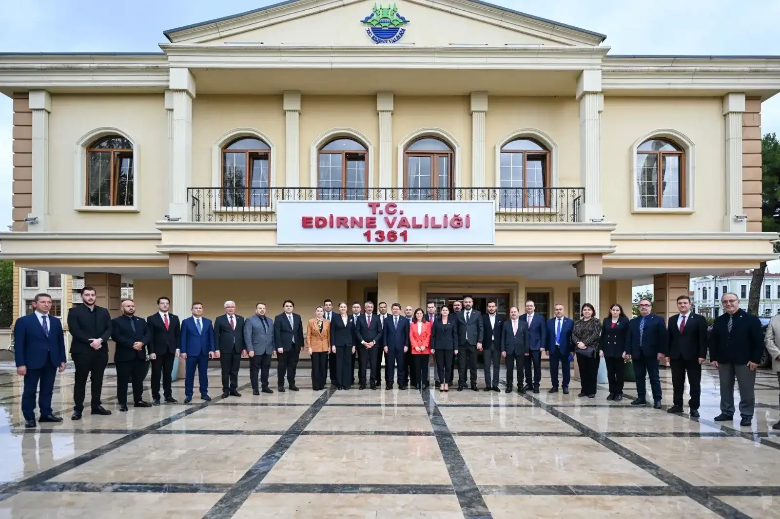 Bakan Tunç’tan 3 ilçeye Adalet Sarayı müjdesi
