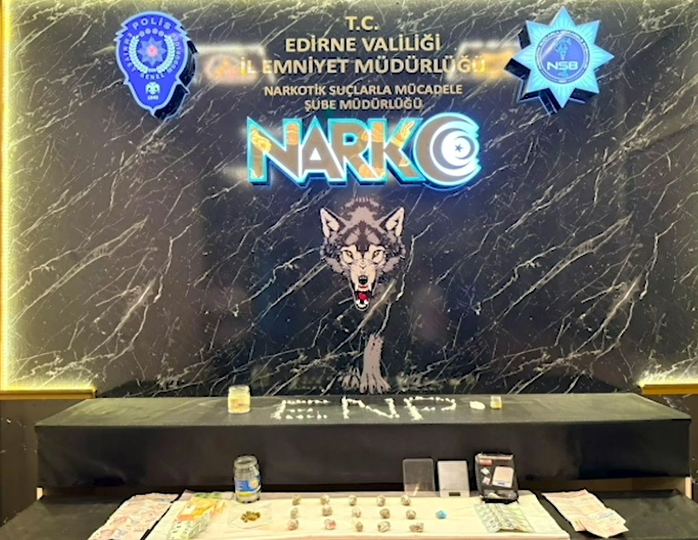 Zehir tacirleri tutuklandı