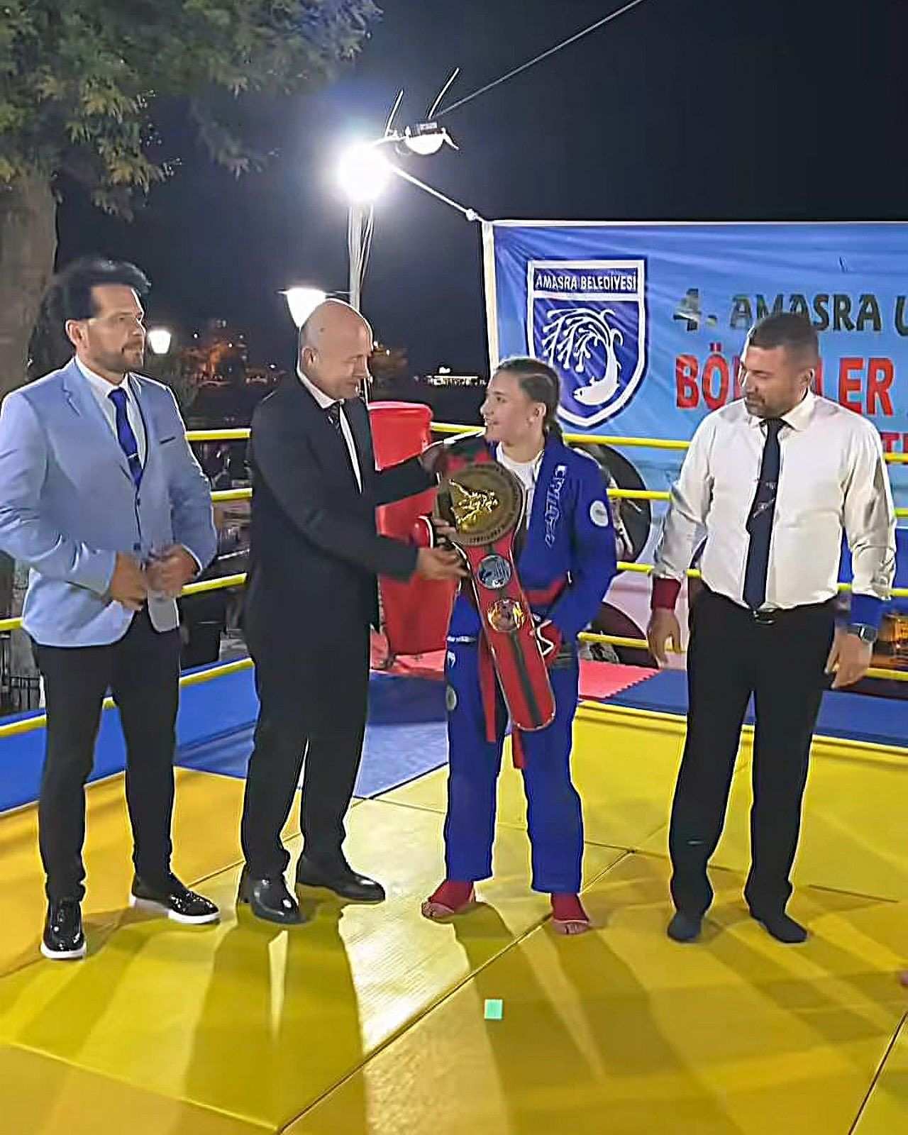 Ju-Jitsu Kontak Müsabakalarında altın kemer kazandı