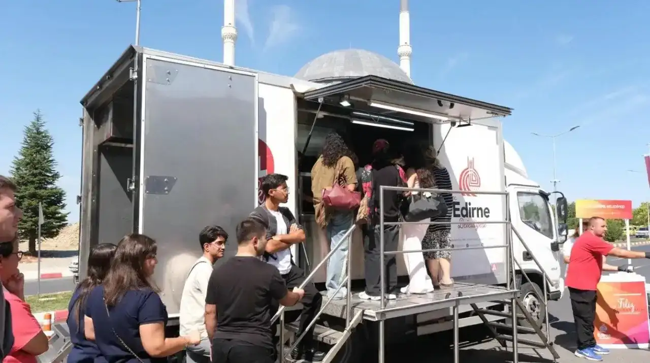 Belediyeden üniversite öğrencilerine hoş geldin ikramı