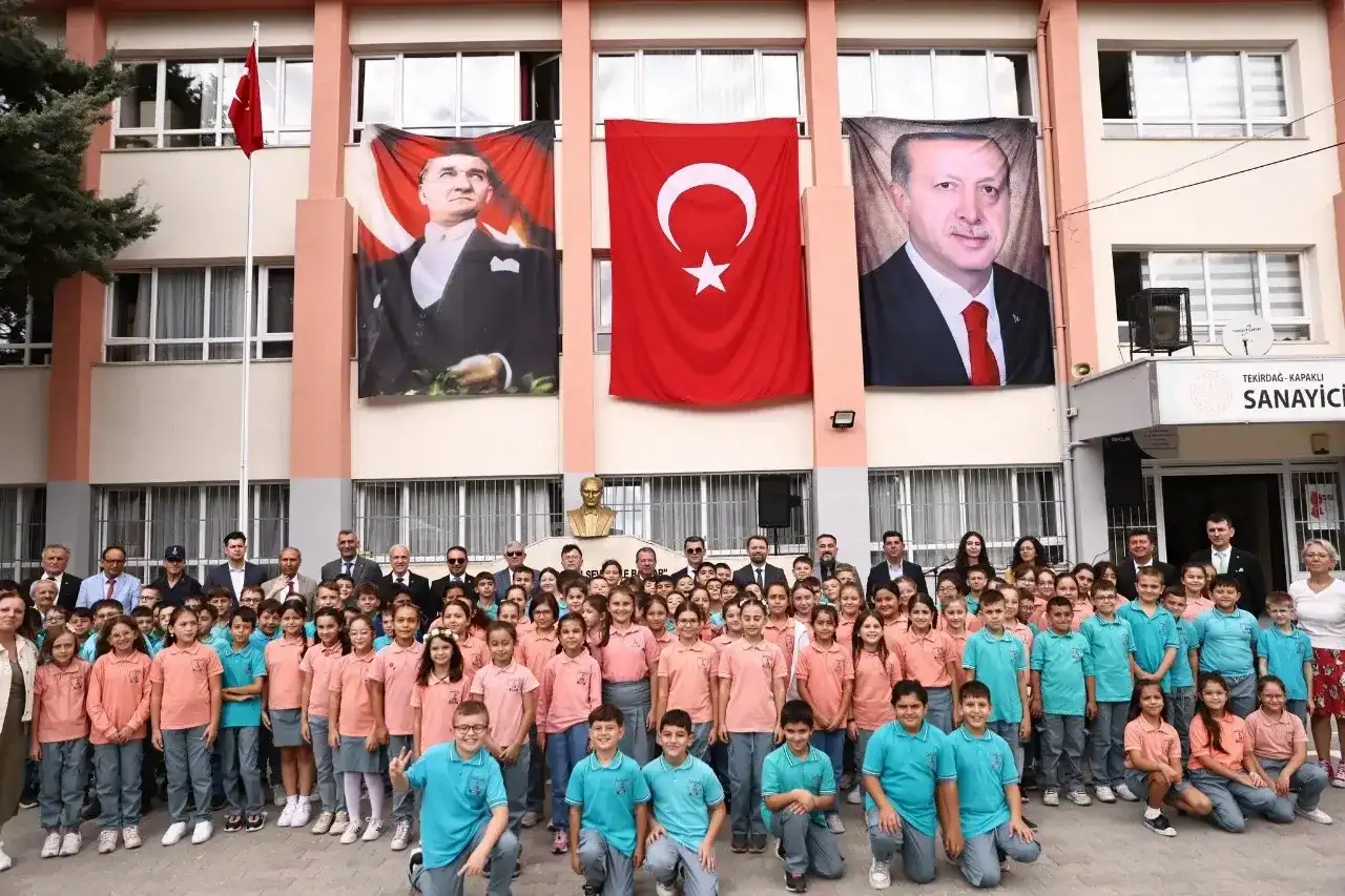 “Bu ülkenin geleceğini omuzlarınızda yükseltecek kahramanlarsınız”