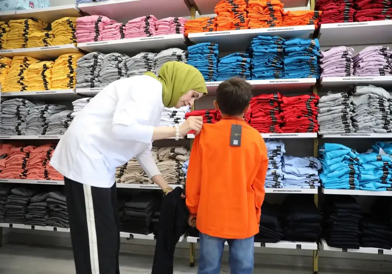 Belediyeden bin öğrenciye kıyafet yardımı
