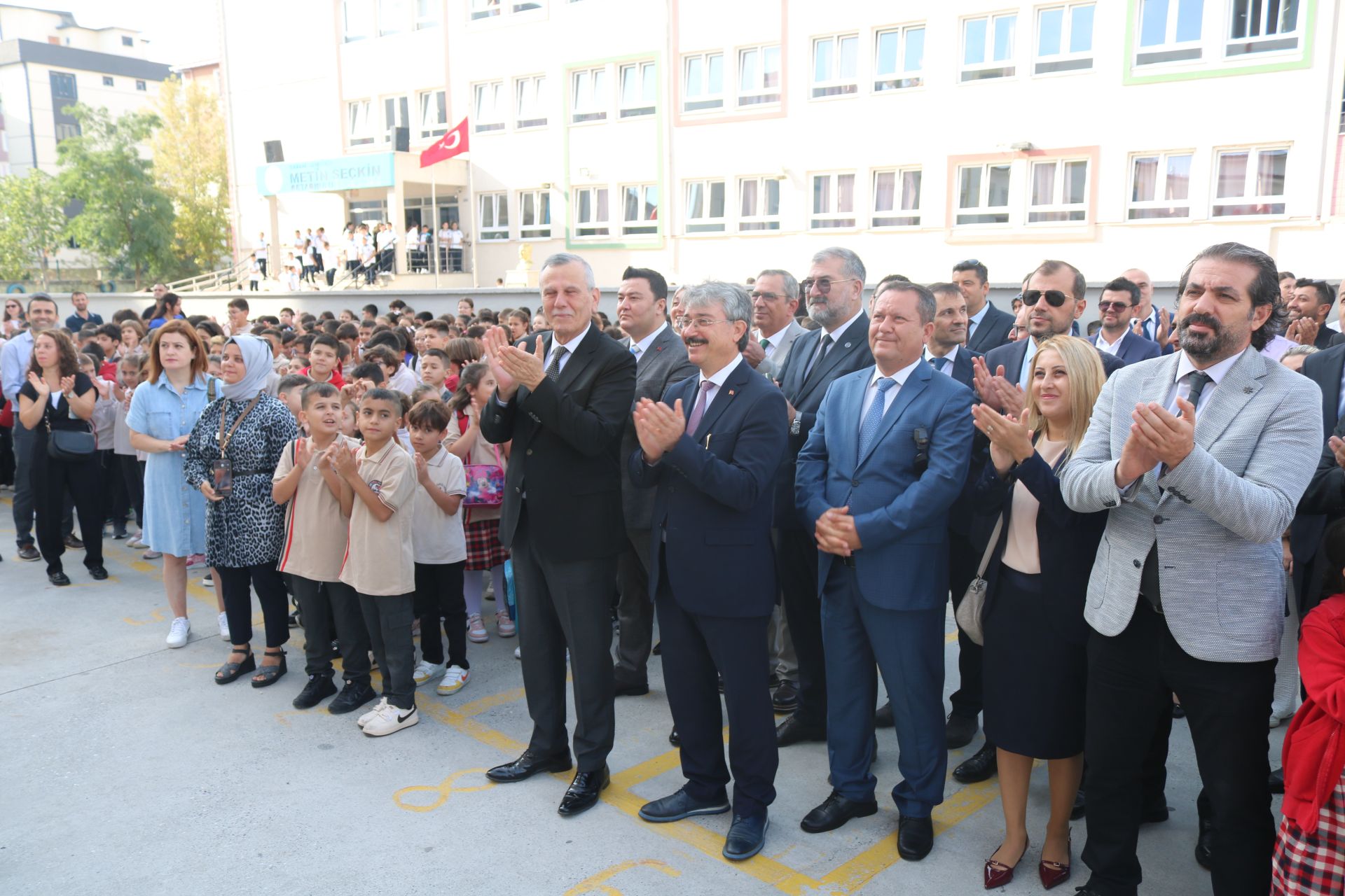 İlk ders zili çaldı