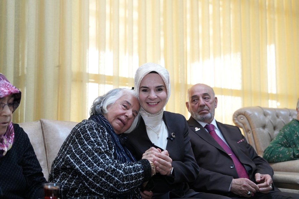 Yaşlı ve engelli aylıkları hesaplara yatırılmaya başlandı
