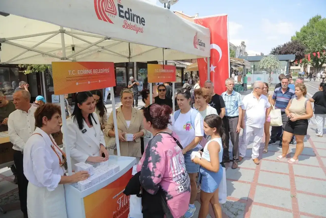 Belediyeden kandil simidi ikramı