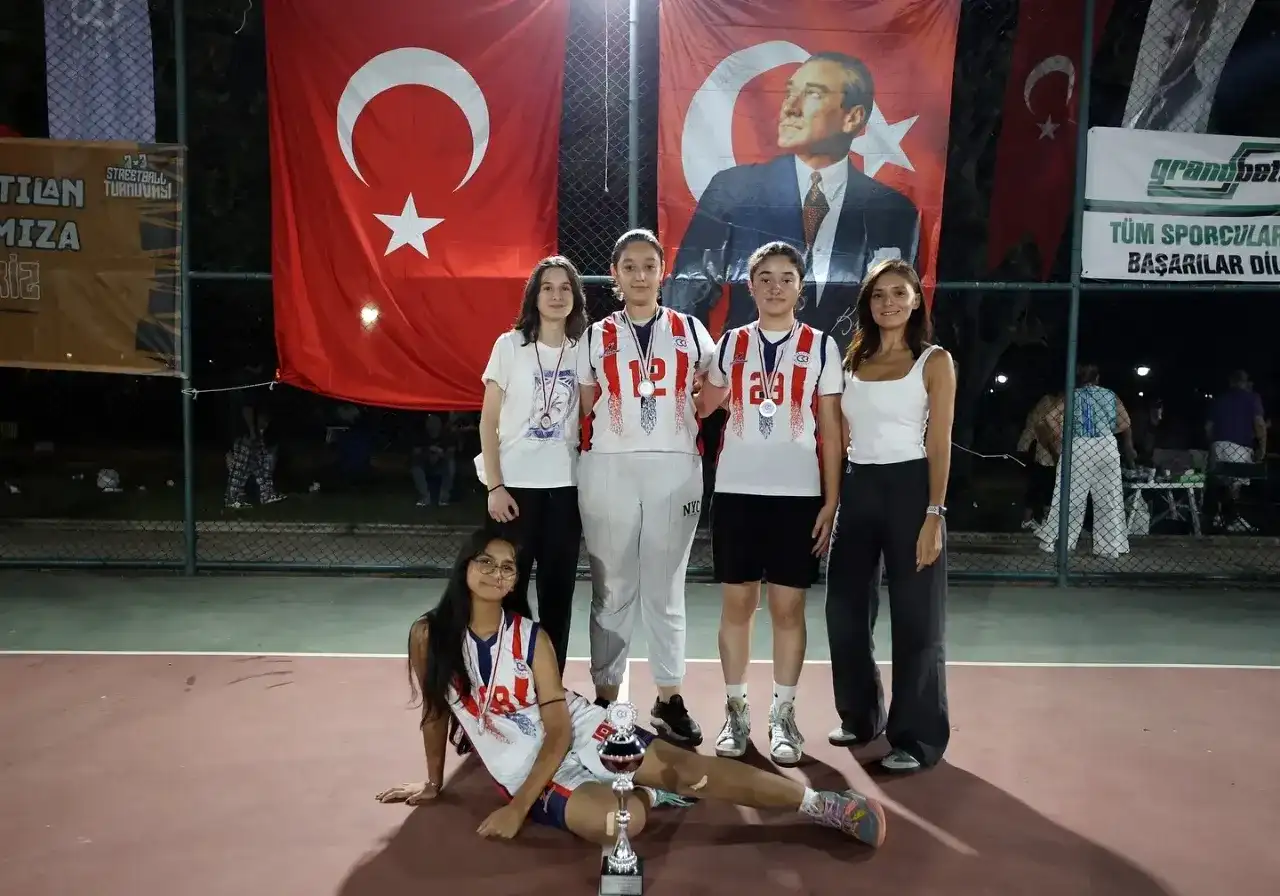 Streetball Turnuvası’nda dereceye girenler ödüllendirildi