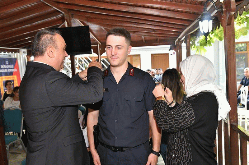 36 jandarma personeline yeni rütbeleri törenle takıldı