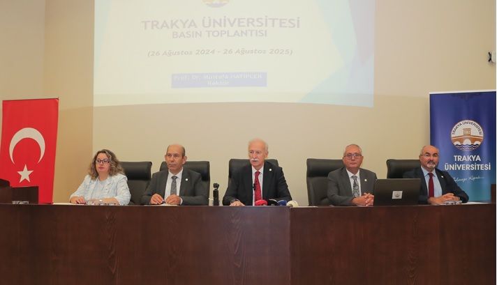 Rektör Hatipler, gazetecilerle bir araya geldi