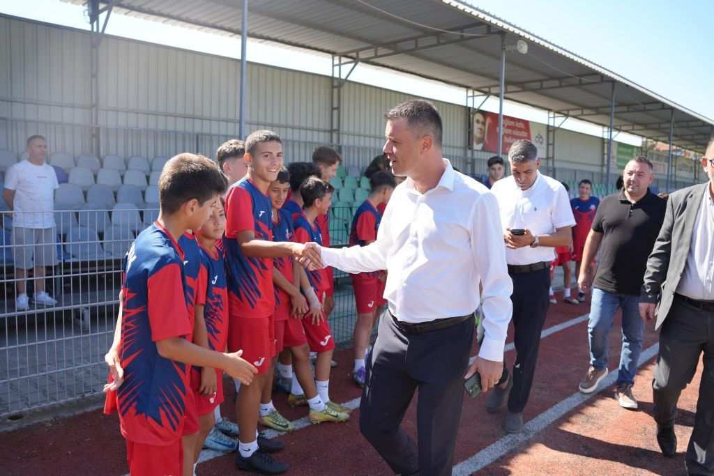 Sarıkurt, genç sporcuların antrenmanını izledi