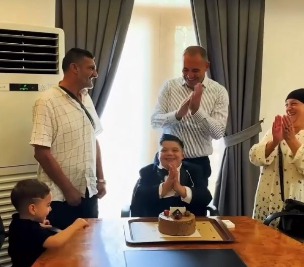 Başkan Bulut'tan, down sendromlu Ahmet'e doğum günü sürprizi