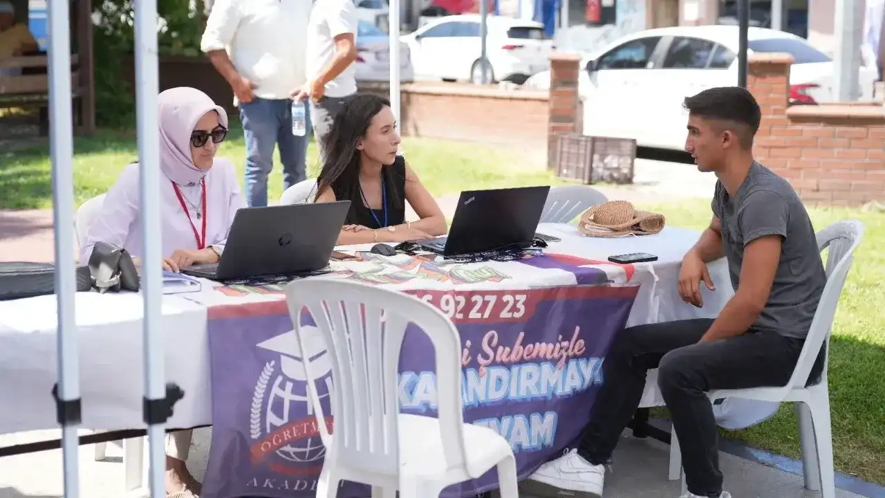 Üniversite adaylarına ücretsiz rehberlik hizmeti