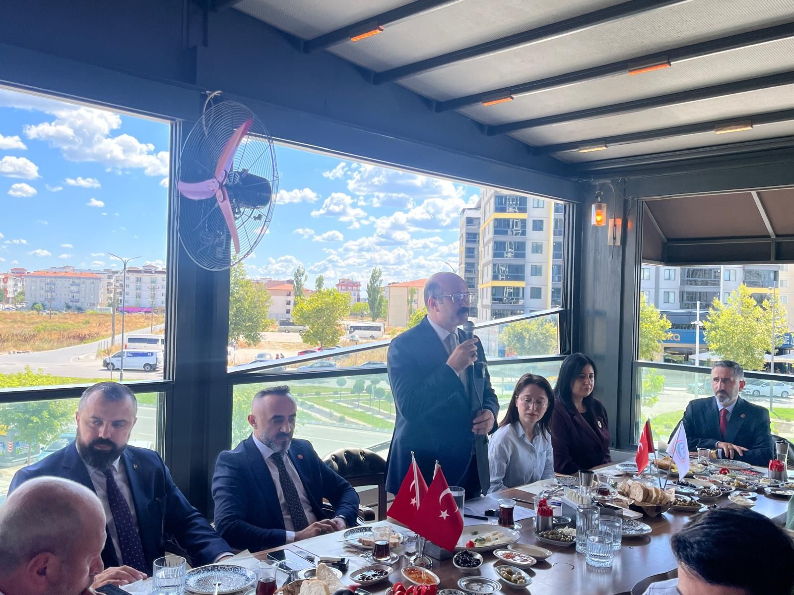 İlçe Başkanı Berber: Kalenin ışıkları yanıyor, yanmaya da devam edecek