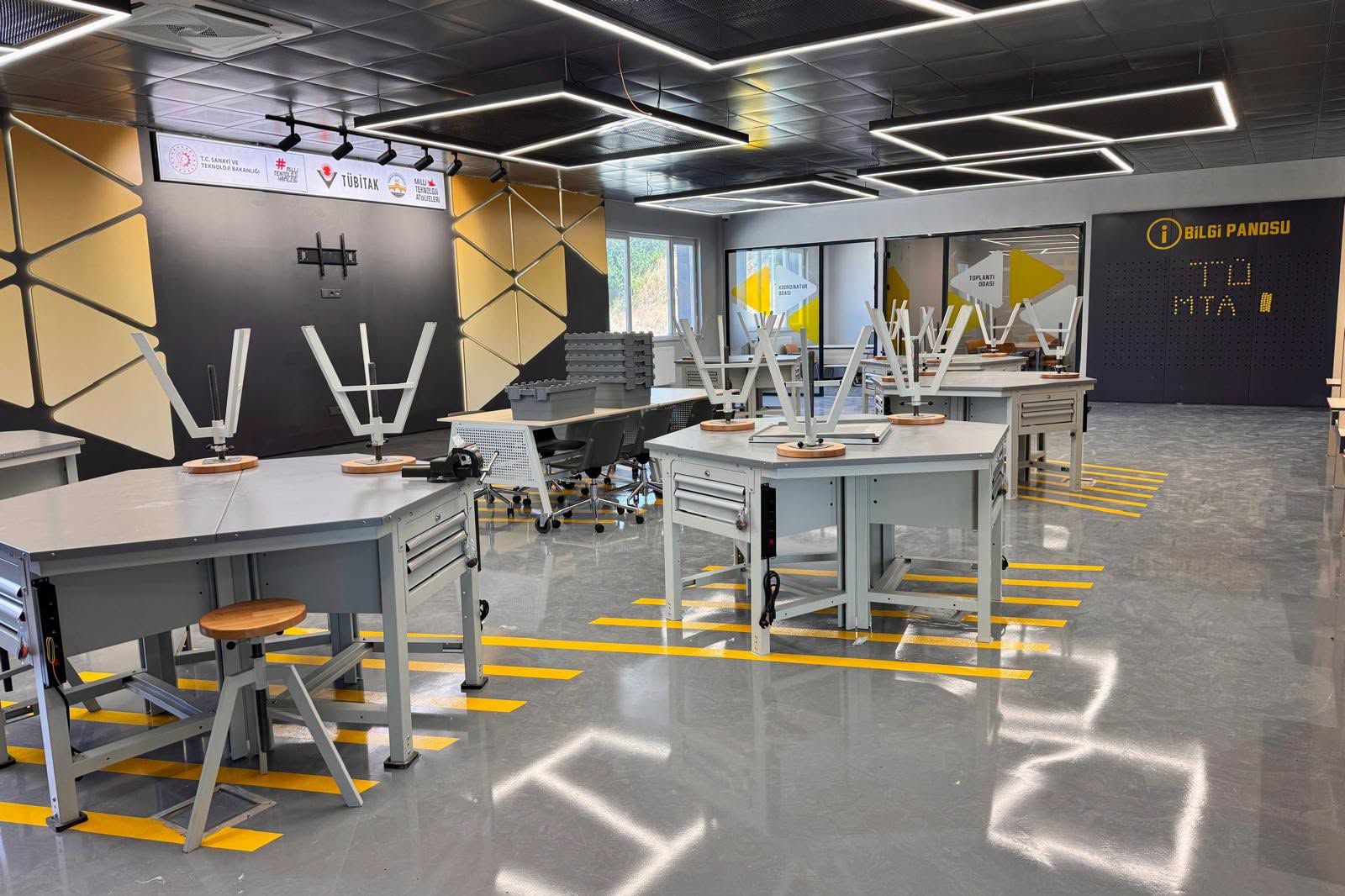 Millî Teknoloji Atölyesi açılışa hazırlanıyor