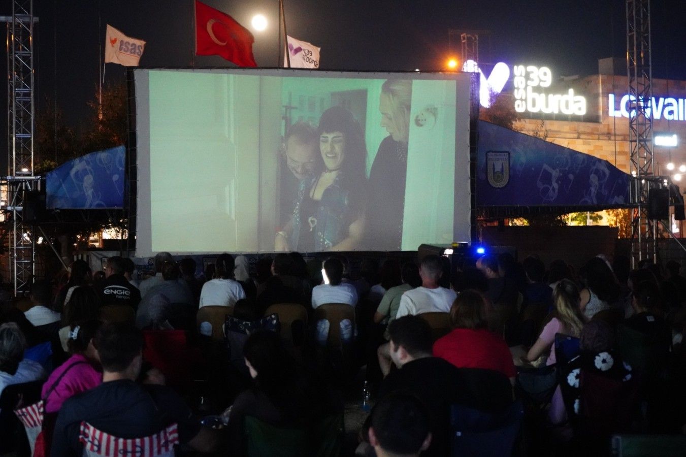 Lüleburgaz’da açık havada sinema keyfi başladı
