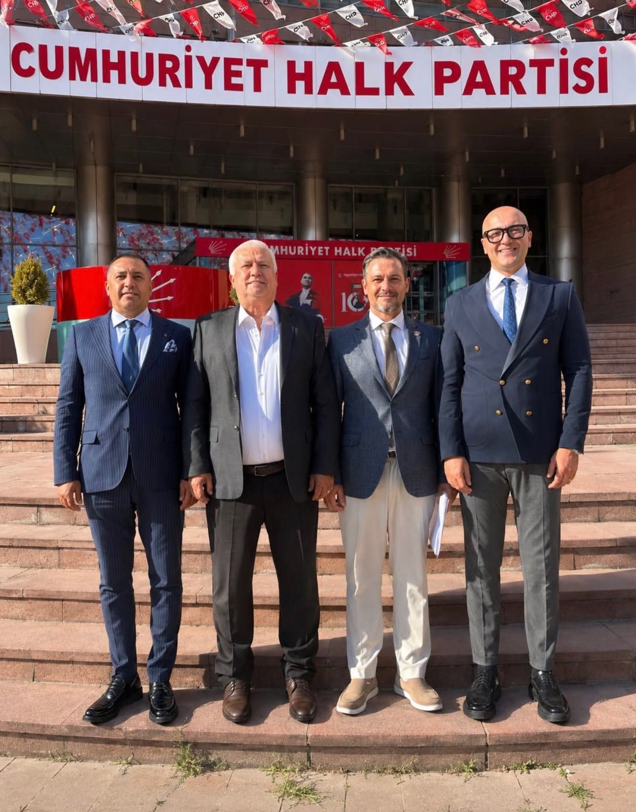 CHP’de yeni başkanlar resmen göreve başladı
