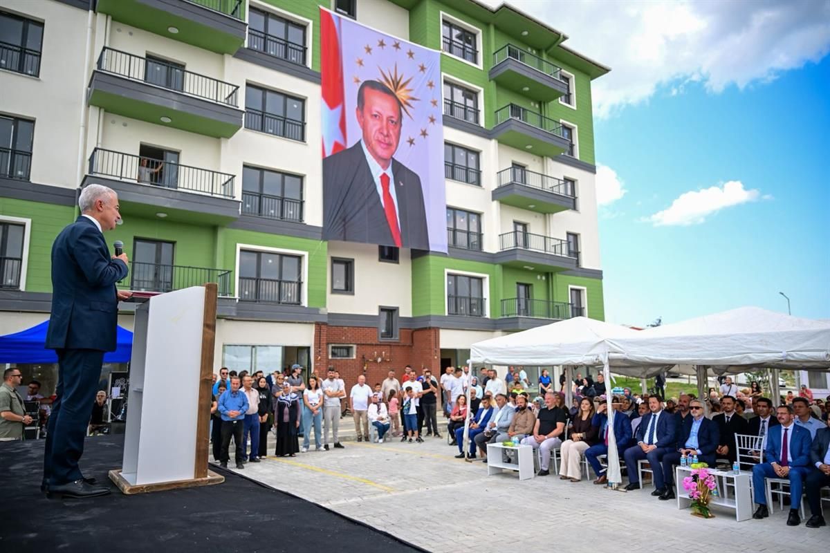 Anahtarlar hak sahiplerine teslim edildi