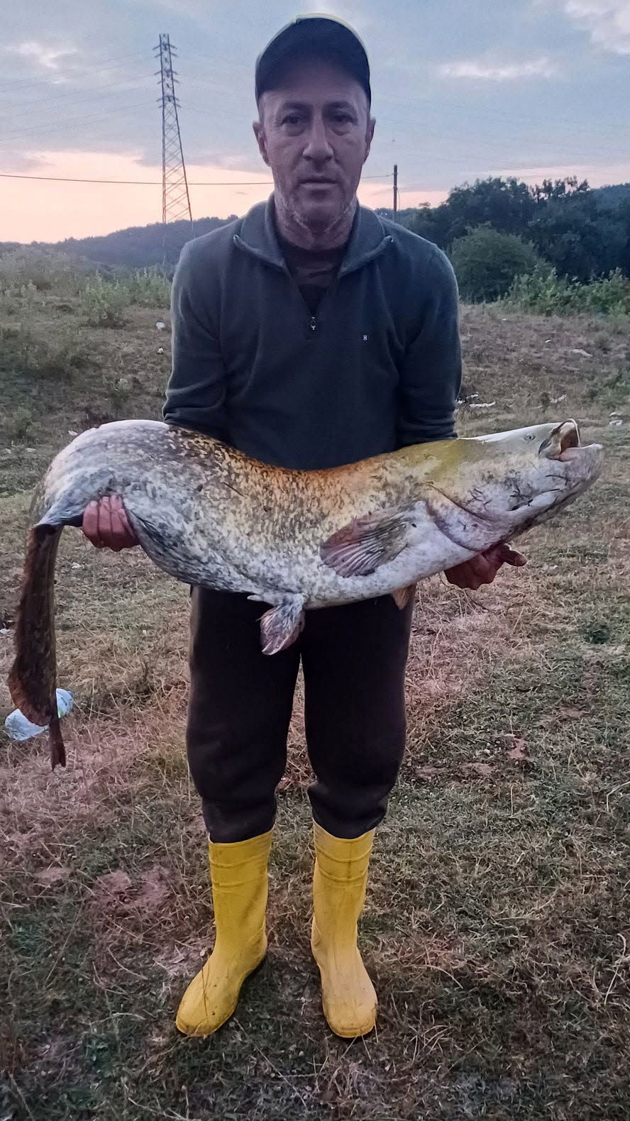 Oltayla 35 kilo yayın balığı yakaladı