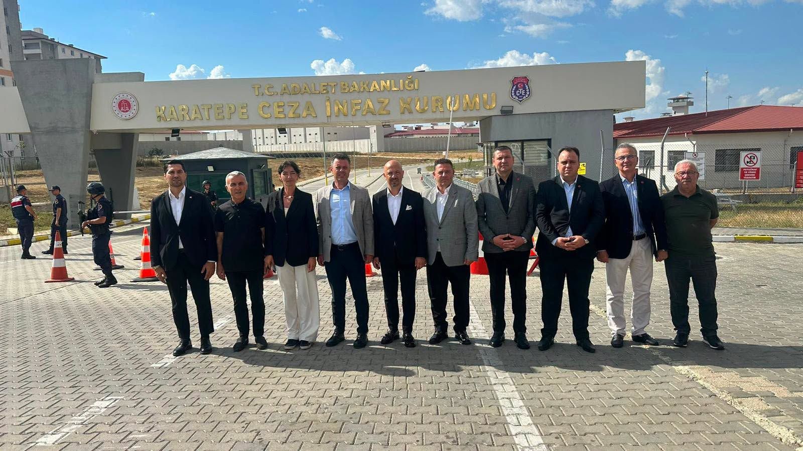 Özel, Deniz Göktaş’ı cezaevinde ziyaret etti