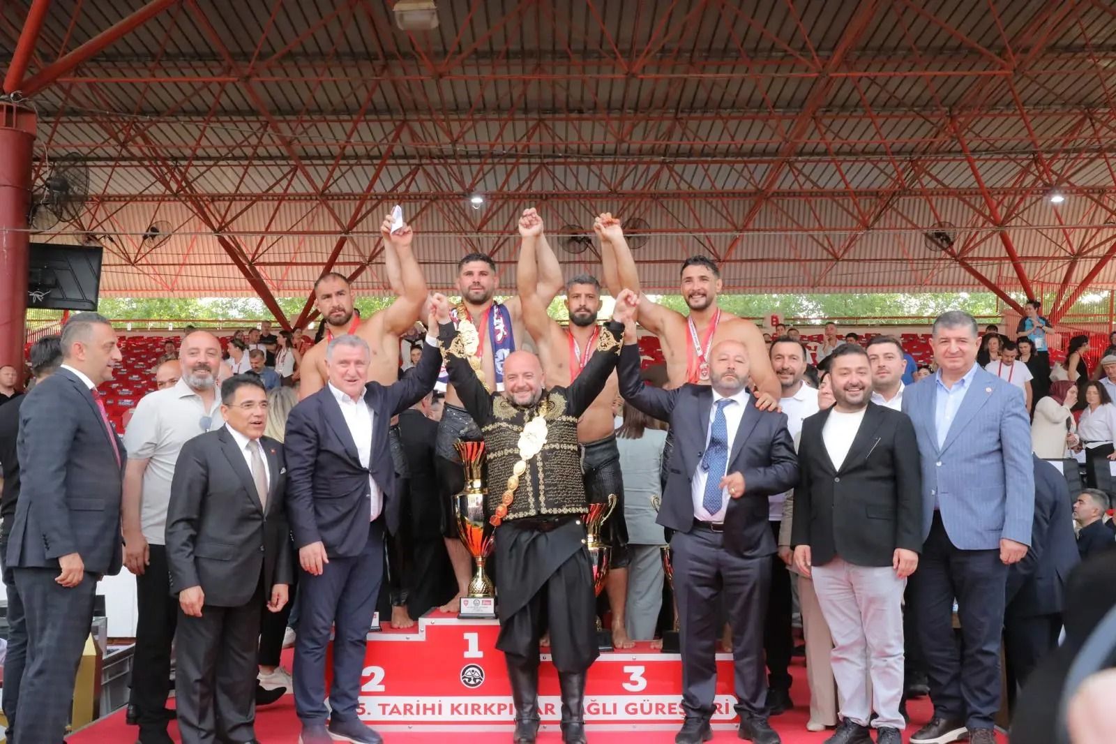665’inci tarihi Kırkpınar Yağlı Güreşleri’nde başpehlivan Erkan Taş oldu