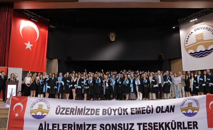Trakya Üniversitesi Mimarlık Fakültesi’nde mezuniyet coşkusu