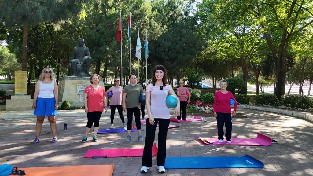 Güne sabah sporuyla başlıyorlar
