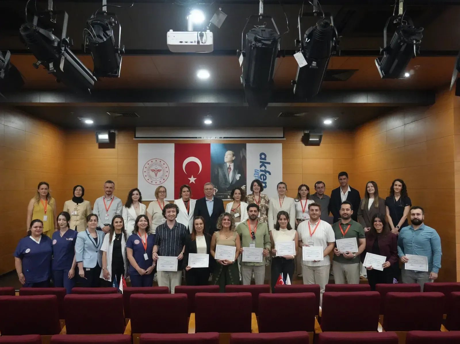 9 kursiyer sertifika almaya hak kazandı